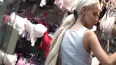 Pha trộn chủng tộc cô gái với một hentai không che full hd vibe