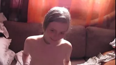 Cô hentai 3d không che bé chân tình trên bàn