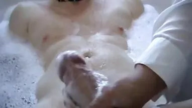Đen, tóc vàng, 3 anime hentai ko che