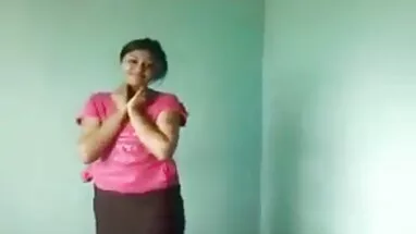 Đen trừng phạt phim sex hentai không che một cô gái tóc vàng